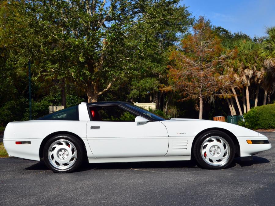  Chevrolet Corvette ZR1 Coupe 1991 года  (фото 32 из 32)